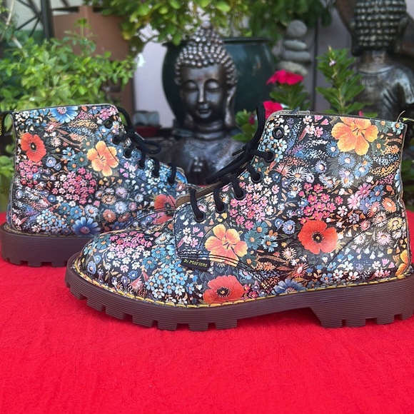 🏴󠁧󠁢󠁥󠁮󠁧󠁿 RARE 70’s / 80’s MIE Dr. Martens 6 Eye Colorful Floral Boots UK 4 - Picture 1 of 17